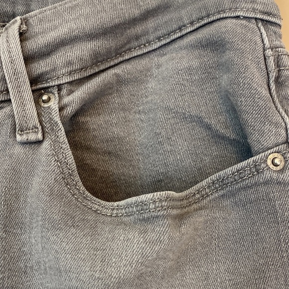 Levi’s gray size 30 waist and 28 inseam mid rise skinny. Great with boots!
C - Picture 7 of 12